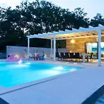Tatil Evi Wellness Und Stella- In Der Naehe Von Straenden - By Interhome Pula