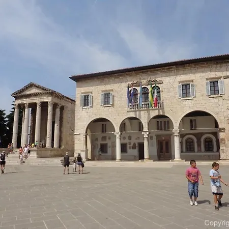 Сasa de vacaciones Wellness Und Stella- In Der Naehe Von Straenden - By Interhome Pula